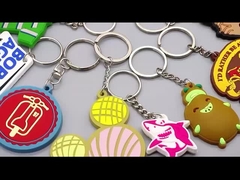 สายกุญแจซิลิโคนตามสั่ง 2D 3D ยาง Pvc Keychain Soft Pvc Keyrings Keychain ยาง